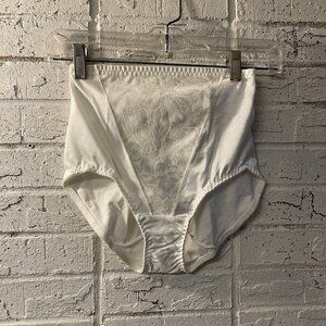 Vintage Playtex Secrets White Floral High Cut Briefs Women’s Size Med Style 2717